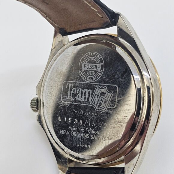 VTG Fossil New Orleans Saints NFL Men Watch 37MM Black Leather Bands New Battery - Picture 5 of 13